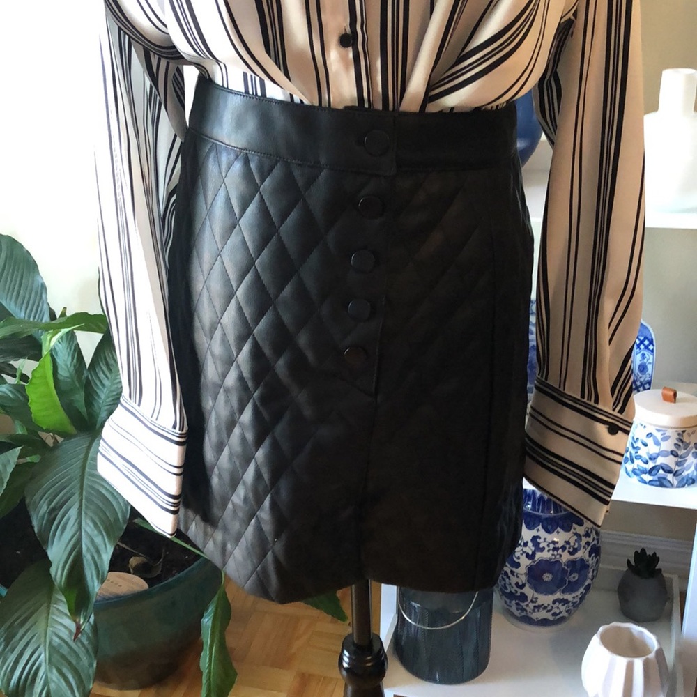 ZARA faux leather skirt - Picture 4 of 8